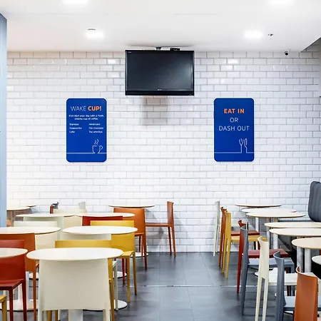 Holiday Inn Express Barcelona City 22@ By Ihg-2